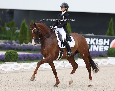 New Zealand's Melissa Galloway on Windermere J'Obei (by Johnson x Pompeii Court)