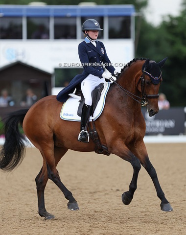 Mary Sophie Haid Bondergaard on Adora Nightingale (by Ampere x Regazzoni)