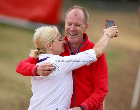 Paul's mom Andrea Jöbstl-König hugging coach Oliver Oelrich