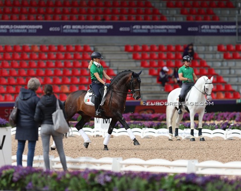 Portuguese Maria Caetano (Fenix de Tineo) and Martim Meneres (Equador) in the arena