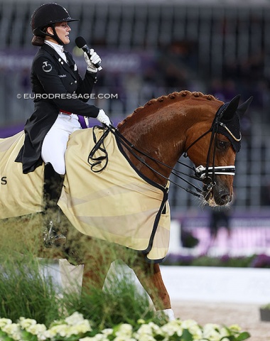 Dufour thanked everyone involved in the journey of Cassidy, from the breeder to her first trainer, to Kyra and Nathalie, and thanked her mother, her groom, and her wife as well as her physiotherapist, Gitte Andersen Søby.