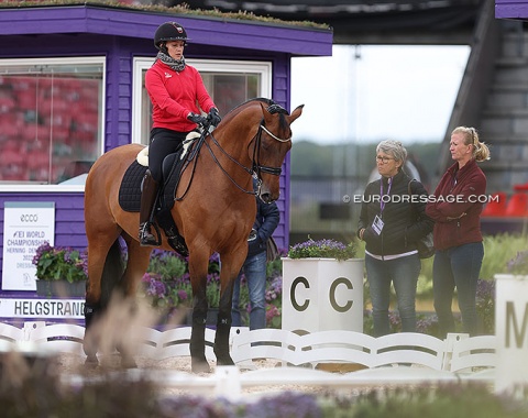 Cathrine Dufour mainly walked Vamos Amigo under the watchful eye of her duo of trainers: Kyra Kyrklund and Nathalie zu Sayn-Wittgenstein