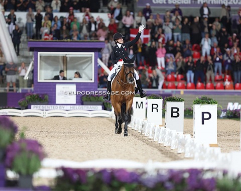 Dufour waving to the crowds