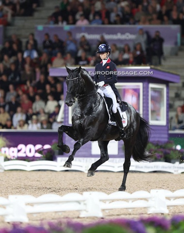 Charlotte Fry and Glamourdale in the extended canter that scores 10s
