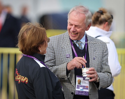 Mariette Withages and Henk van Bergen have a laugh