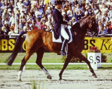 Dr. Reiner Klimke had Ahlerich in top shape, but had to be content with a 2nd place in the Grand Prix, 16 points behind Granat of Christine Stückelberger. 