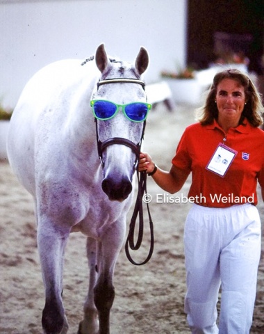 Sandy Pflüger-Clarke and the Holsteiner gelding Marco Polo during the vet check