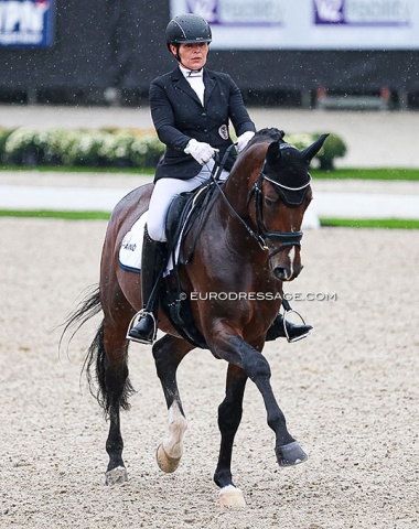 Ulrike Prunthaller aboard Edda and Wenzel Schmidt's Questore (by Quaterback x Coriograf B)