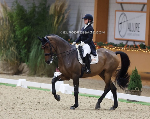 Hungarian Jazmin Yom Tov on the 11-year old NRPS bred Hexagon's Grandville (by Louisville x Rubiquil), which she competed at U25 level in 2021