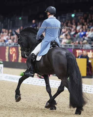 Dutch based Belgian Marc Peter Spahn on the Friesian Elias (by Jorn 430 x Maiko 373)