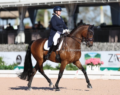 Big smile on Emily Smith's face. She rides Dublin (by Desperados x Weltgeist)