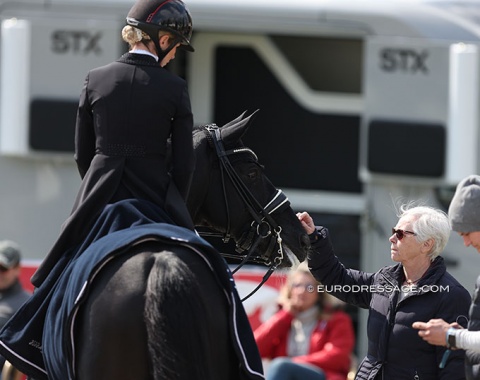 Danish judge Susanne Baarup patting Total Hope