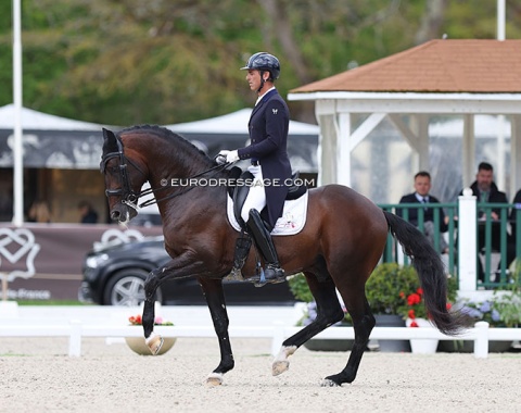 Arnaud Serre on James Bond de Massa