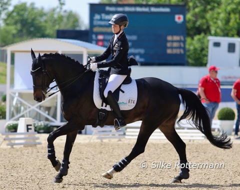 Regine Mispelkamp’s second iron in the fire, Zenario (by Zonik x Royal Highness), won the first Grade 5 class on Thursday