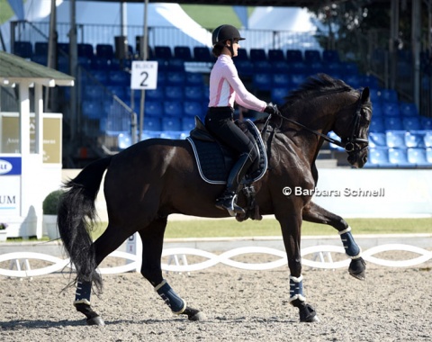 Jeanine Pelzer on Dorothee Schneider's former German team horse Sammy Davis jr