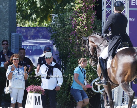 Frederic Wandres gets a double thumbs up from his employers: Bianca and Ulli Kasselmann