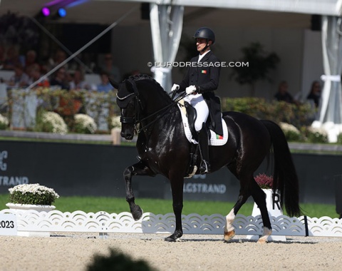 Flying the Portuguese flag high as sole rider of their team to make it into the Kur, Joao Moreira and Zonik Hit finished 18th with 73.986%