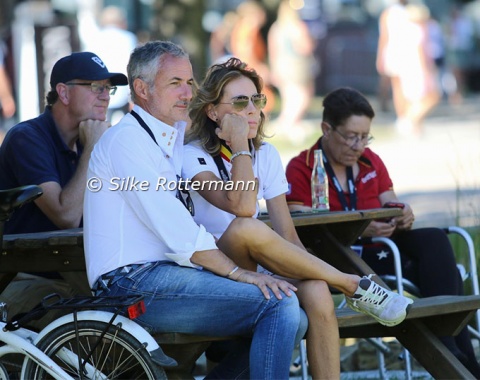 Belgian’s Michèle George watching her closest rival, Dutch Frank Hosmar, during his ride on Alphaville N.O.P. who beat her in the team test by 0,315%.