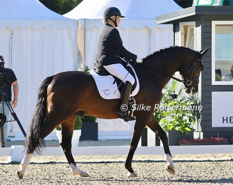 Norwegian Ann Cathrin Lübbe and her 12-year-old Danish gelding La Costa Majlund took the individual bronze in Grade II.