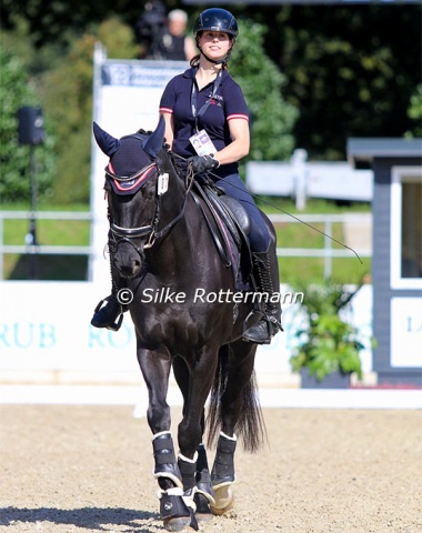 Austrian Julia Sciancalepore suppling Heinrich with some lateral work.