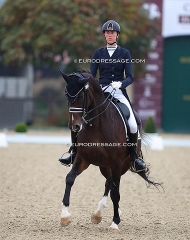 German based New Zealander Holly Moorman in her CDI debut aboard Flora Keller's Very Special (by Royal Classic x Landioso)