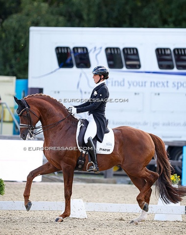 Lisa Müller and D'Avie in passage