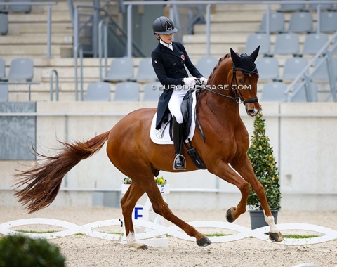 Swiss Mia Sanna Walser on Jetset FRH (by Johnson x Beltoni)