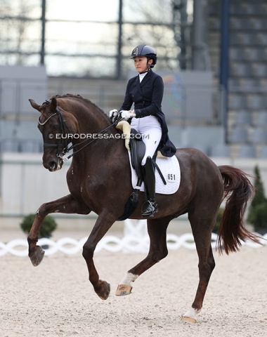 Japanese Akiko Yanemoto on Aaron (by Florencio x Record). The pair trains with Heiner Schiergen