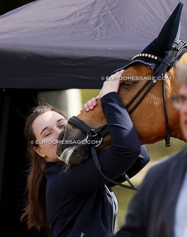 Josefine Lindstedt's Falco gets a big kiss after the test