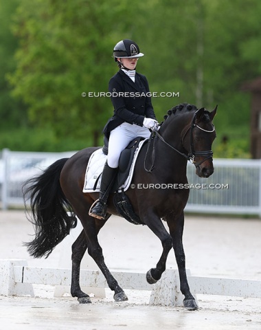 Margaux Nelis on former Belgian team pony Balotelli (by Benetton S x Sweet Dream SF)