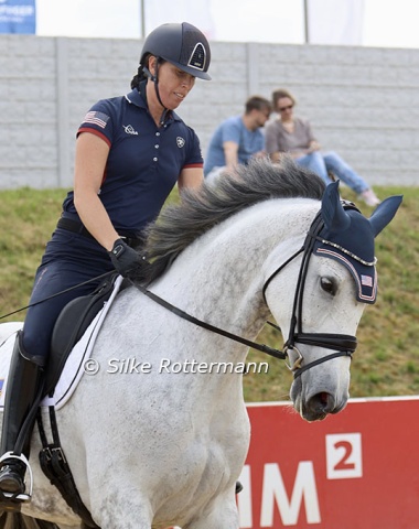 Quite a new partnership which is working already very well: Kate Shoemaker and Vianne, the 8-year-old American bred Hanoverian mare by Vitalis x Ramiro’s Bube