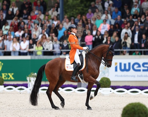 Dinja van Liere has a great successor for Hermes in Vita di Lusso with whom she finished sixth in the freestyle. Not sure if she gets to keep him as he's owned by horse dealer Eugene Reesink.