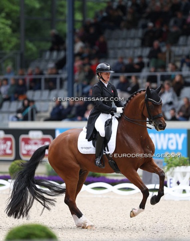 Anna Zibrandtsen on Quel Filou