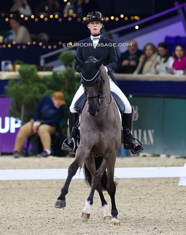 Camille Judet Cheret on Herelja Higgins (by Johnson x Gribaldi)