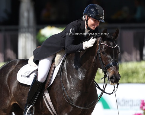 Hope Beerling patting Top Gem
