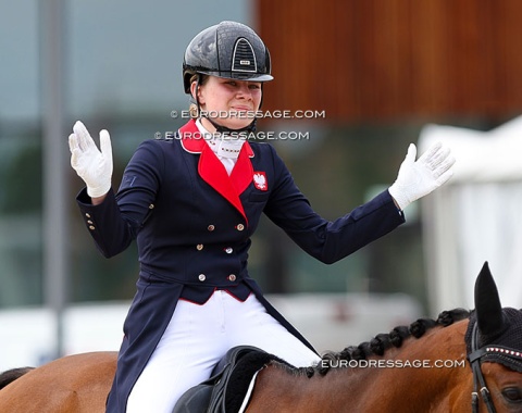 Polish Anna Blonska upon leaving finishing her team test