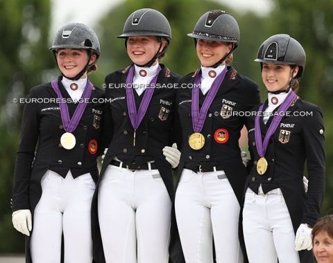 Gold for team Germany: Rose Oatley, Alix von Borries, Maria Teresa Pohl, Marie Sohler