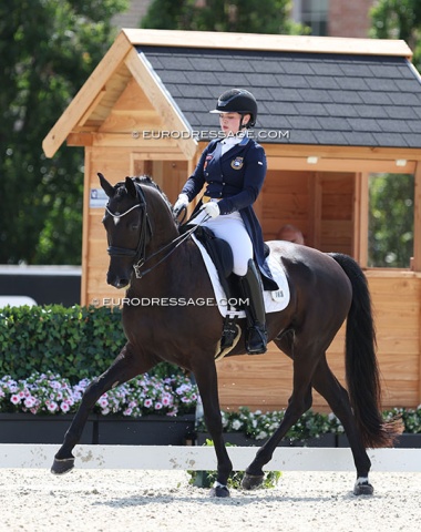 Sweden's Filippa Lyrå on Roswell (by Rosevelt x Weltman)