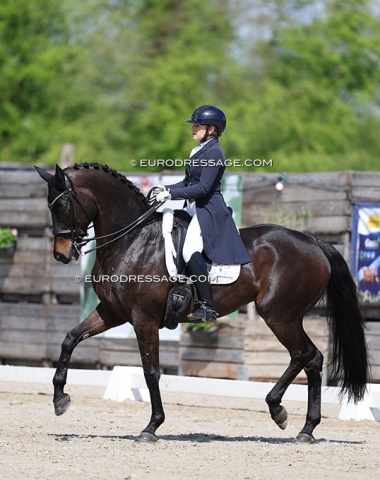 Simone Albeck on Haya (by Hochadel x Hofrat)