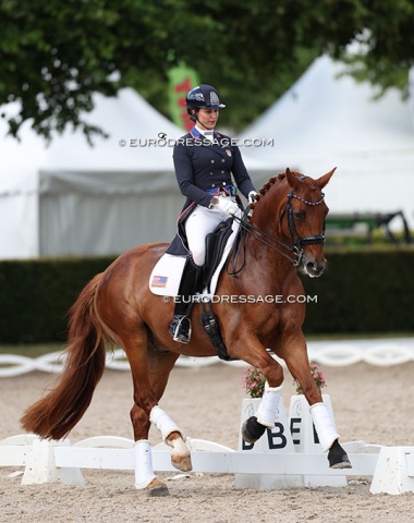 American Jennifer Williams on Joppe K (by Rousseau x Santano)