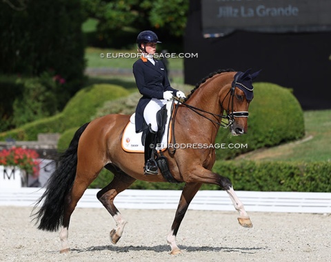 Kris de Vries on Jillz la Grande