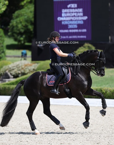 Feliticas Simoncic on Four Legends KS