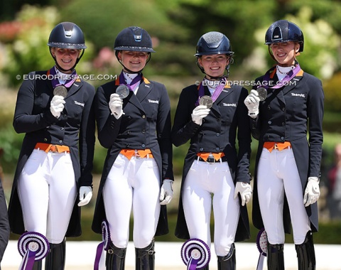 Dutch silver team: Anniek van Dulst, Micky Schelstraete, Yasmin Westerink, Tessa Kole