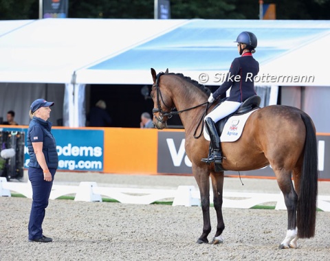 As Nicola Naylor is blind, caller Julie Riches is her indispensable navigator through the arena.