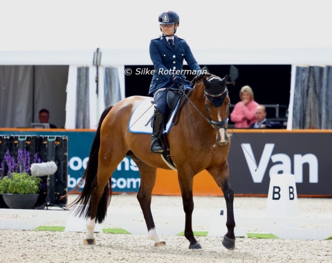 Turning to the half circle: Multiple Paralympian Francesca Salvadé and Escari