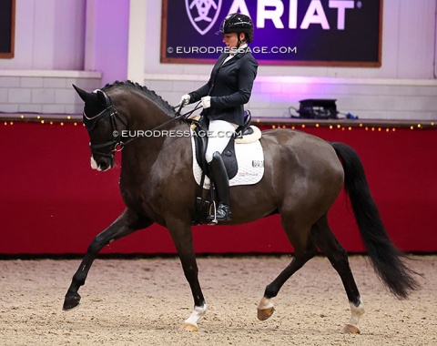 Jana Freund on her 6-year old Salinero look-alike Salinero (by Secret x Gribaldi)