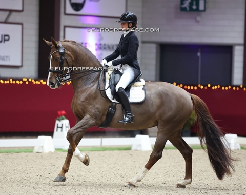 Mirthe Willig on Just Biantoes