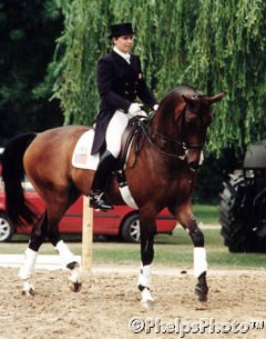 Sue Blinks on Flim Flam at the 2000 CDN Bad Honnef :: Photo © Mary Phelps