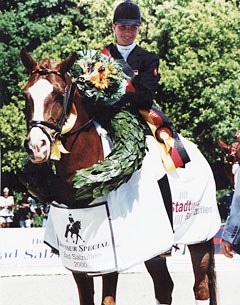 Kira Kröncke and Edwin win the 2000 German Pony Derby in Bad Salzuflen