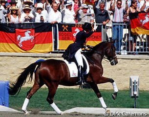 The final award ceremony. Bonfire and Anky galloped past the German fans, who acknowledged her victory as fair and honest.